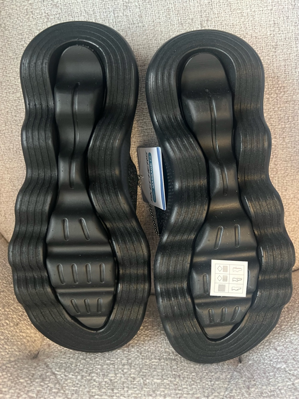 Skechers Women's Black Textured Slide Mules - Picture 3 of 7